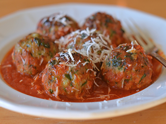 2016-10-23-1477222168-1637693-turkeysausagemeatballs.jpg