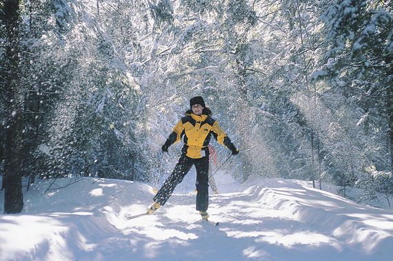 2017-01-31-1485835312-3072079-1024pxCrossCountry_skiing_in_Gatineau_Park.jpg