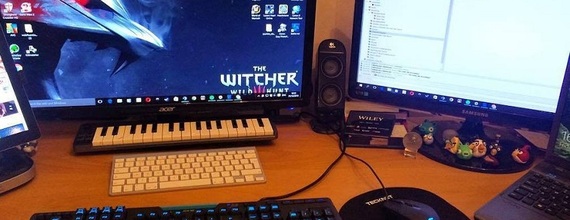 2017-05-11-1494514726-7650087-logitechdeskmousekeyboard1.jpg