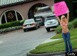 Meredith Walusek, Bikini-Clad Radio Host, Stands Near Tiger Woods' Community (PHOTOS)
