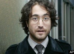 http://images.huffingtonpost.com/gen/12381/thumbs/s-SEAN-LENNON-large.jpg