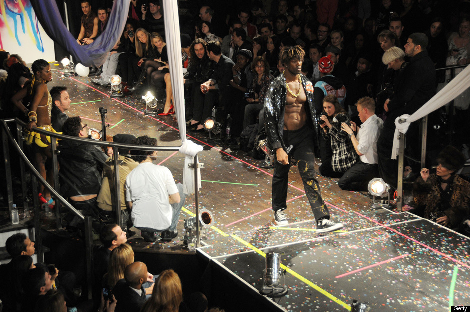 terrell owens show. Terrell Owens#39; Fashion Show