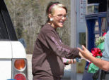 Jamie Lynn Spears Shows Off Her Growing Bump