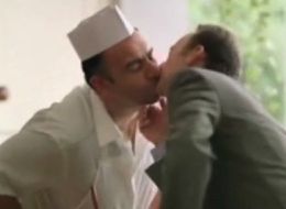 Two men kiss in new Heinz ad