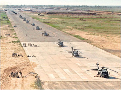 2007-07-30-iraqhelicopterlineup2.jpg