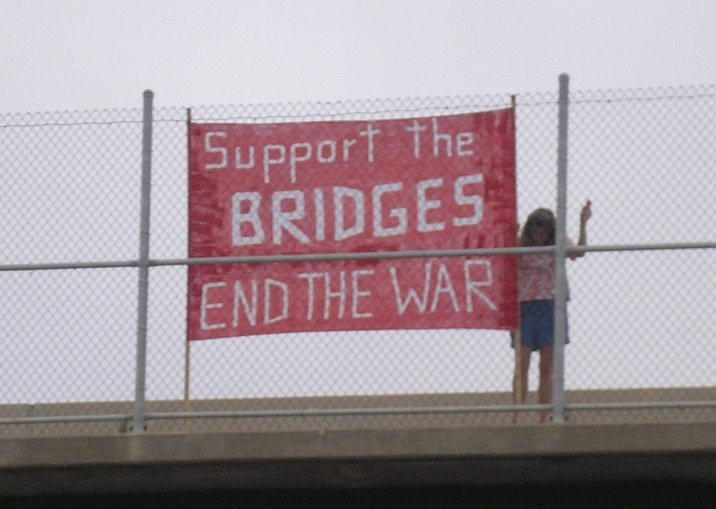 2007-11-21-SupporttheBridges2.jpg