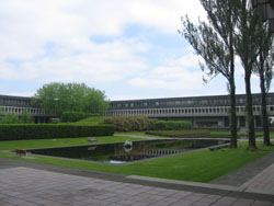 2008-04-18-800pxSfuacademicquadrangle.jpg