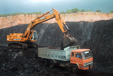 2008-06-12-Indonesian_coal_mine.jpg