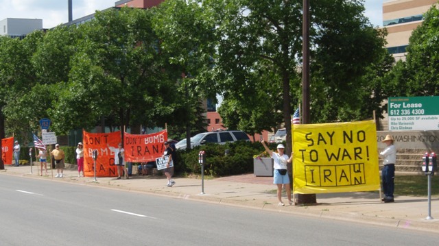 2008-06-26-PeaceatKlobuchars.JPG