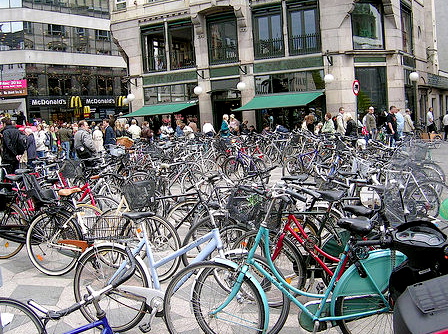 2008-08-28-DanishBikeHappiness.jpg