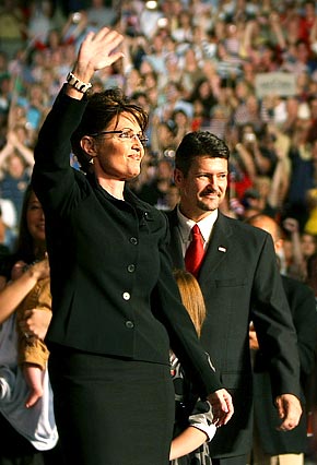 sarah palin swimsuit gun