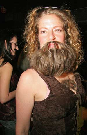 2008-11-07-womanbeard.jpg