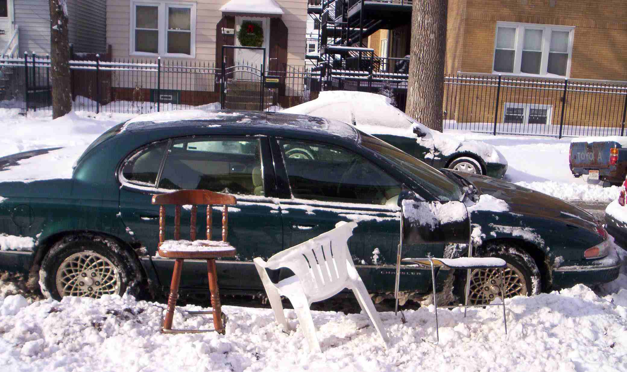 2009-01-22-SnowStreetJunk.JPG