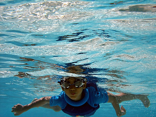 2009-02-03-girlswimming.jpg