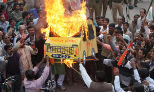 2009-03-24-Burning_tataNano_.jpeg