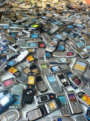 cell phone recycle photo