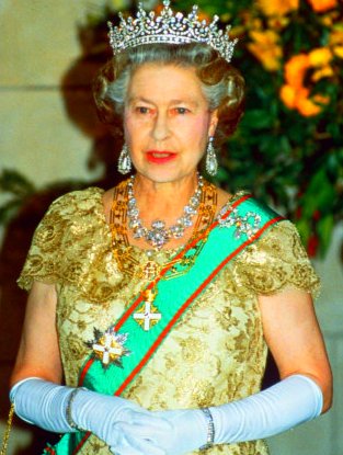 2009-04-22-263831QueenElizabethIIPosters.jpg