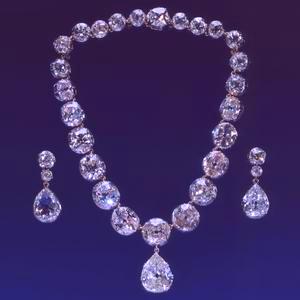 2009-04-22-QueenVictoriadiamondnecklace.jpg