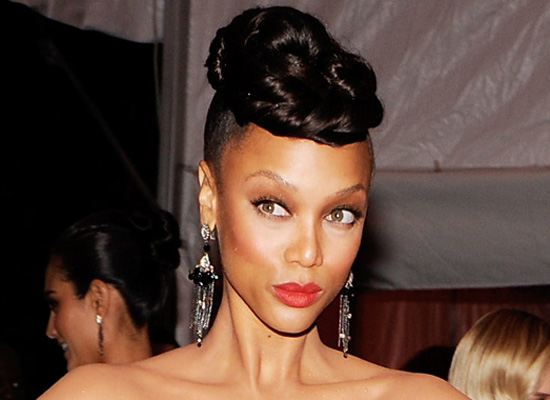 Tyra Banks' Hair At The Met: Love It Or Lose It? (PHOTOS, POLL) | HuffPost