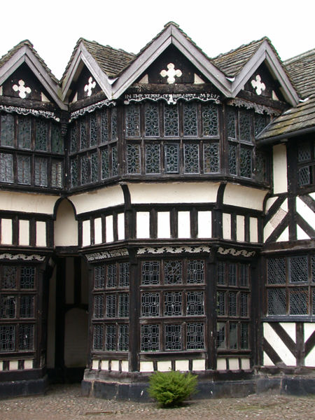 2009-06-08-450pxLittleMoretonHall_gable.jpg