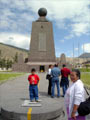 2009-06-11-mitad_del_mundo2_t.jpg