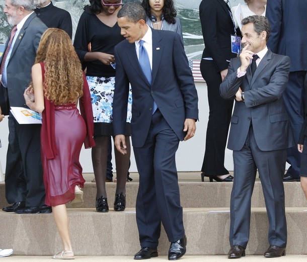 2009-07-10-ObamaReutersOgling.jpg