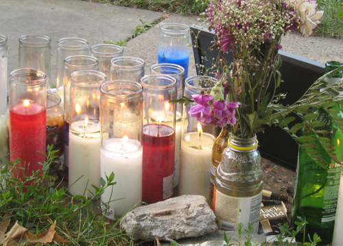 2009-07-23-SidewalkMemorial.jpg