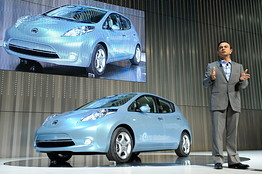 2009-08-04-nissanleafintroghosn.jpg