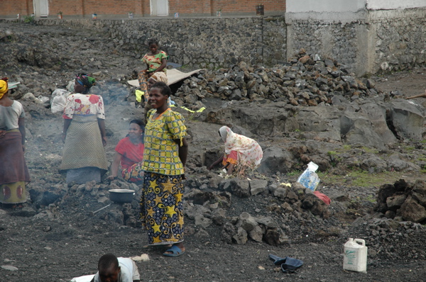 2009-08-14-goma_people.jpg