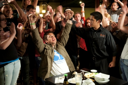 2009-08-25-adamrichmancrowdscene.jpg