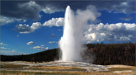 2009-09-25-OldFaithful_YellowStoneNationalPark.jpg