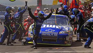 2009-10-10-jimmiejohnsonpitcrewpocono2008.jpg