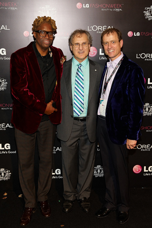 2009-10-27-HoaxCoutureStephenLewis.jpg