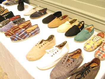 TOMS Shoes: A Spring/Summer 2010 Preview of Friendly, Fashionable Footwear  | HuffPost Life