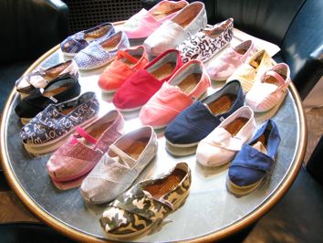 TOMS Shoes: A Spring/Summer 2010 Preview of Friendly, Fashionable ...
