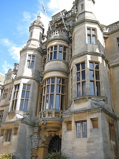 2009-12-08-1.1251792159.2_harlaxton.jpg