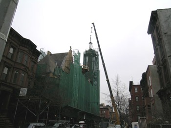 2010-03-16-spire_craned.jpg