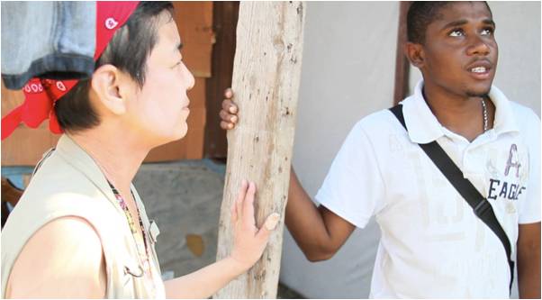 2010-04-02-200_Haitian_Earthquake_Survivors_Interviewed10_Chinese_Scholarships_4.0_E.jpg