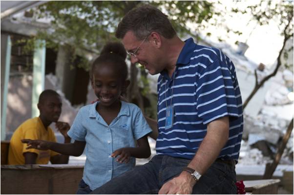 2010-04-19-Airplane_Interview_AmericanAmbassador_Haiti_4.0_C.jpg