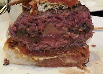 2010-05-21-boulud_burger.jpg