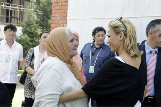 2010-07-15-Diana_Jenkins_In_Srebrenica_2.bmp