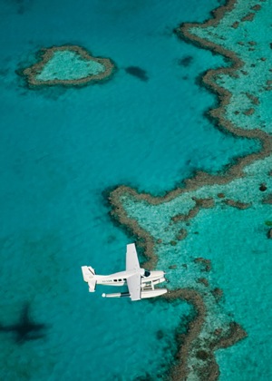 2010-07-19-SeaplaneoverHeartReef.jpg