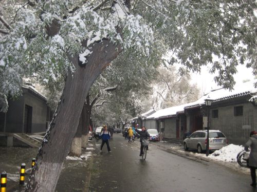 2010-07-26-hutongquietwithsnow1.jpg