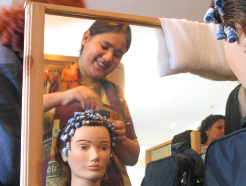 2010-08-05-beautyschoolkabul.jpg