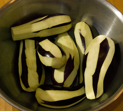 2010-08-19-eggplant_peeled.jpg