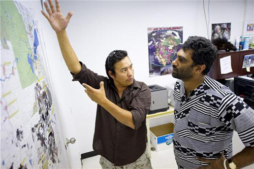 2010-08-27-tar_sands-kumi_naidoo_mike_mercredi.jpg