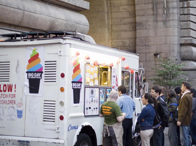 2010-09-01-miniBigGayIceCreamTruck.jpg