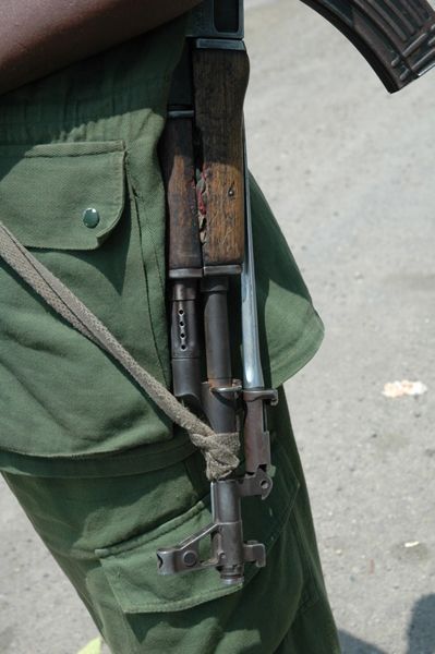 2010-09-08-kivu_gun.jpg