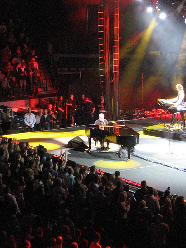2010-11-05-Elton.jpg