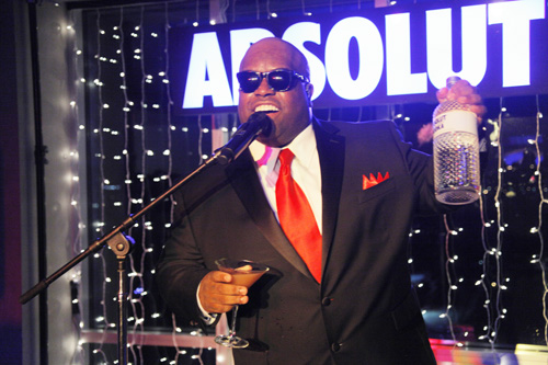 2010-11-22-CeeLo1_ret.jpg